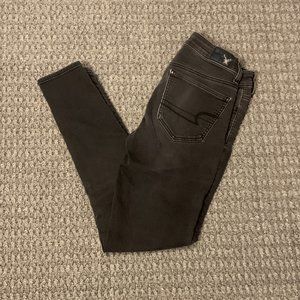 JEANS - sz 2 Reg American Eagle Outfitters Super Stretch black jeggings 2776